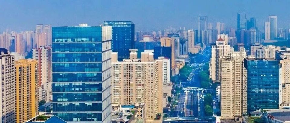 更极大提升, 里连贯的攻, 氛围